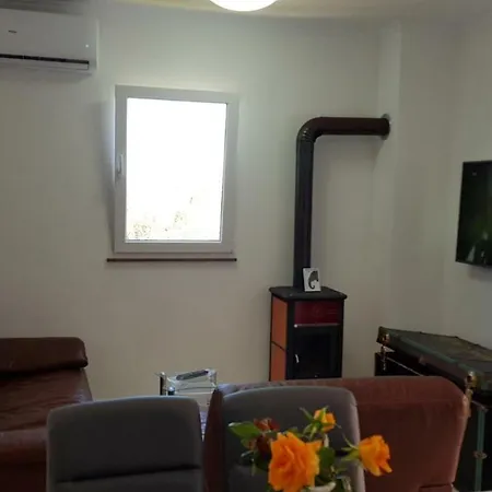 Newly Renovated Apartment;100m To The Beach!!! Appartamento