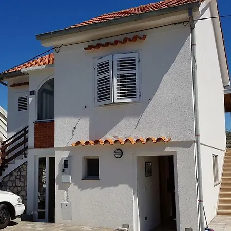 Newly Renovated Apartment;100m To The Beach!!!