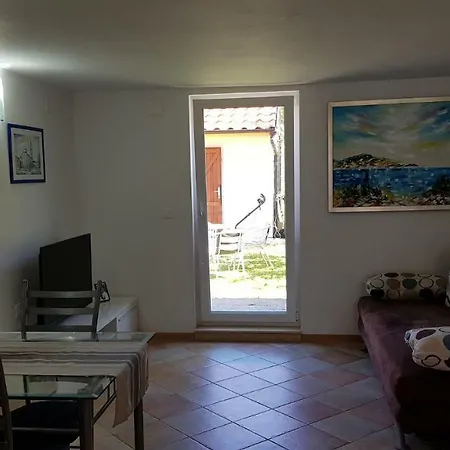 Newly Renovated Apartment;100m To The Beach!!! Appartamento