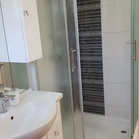Newly Renovated Apartment;100m To The Beach!!! Privlaka (Zadar)